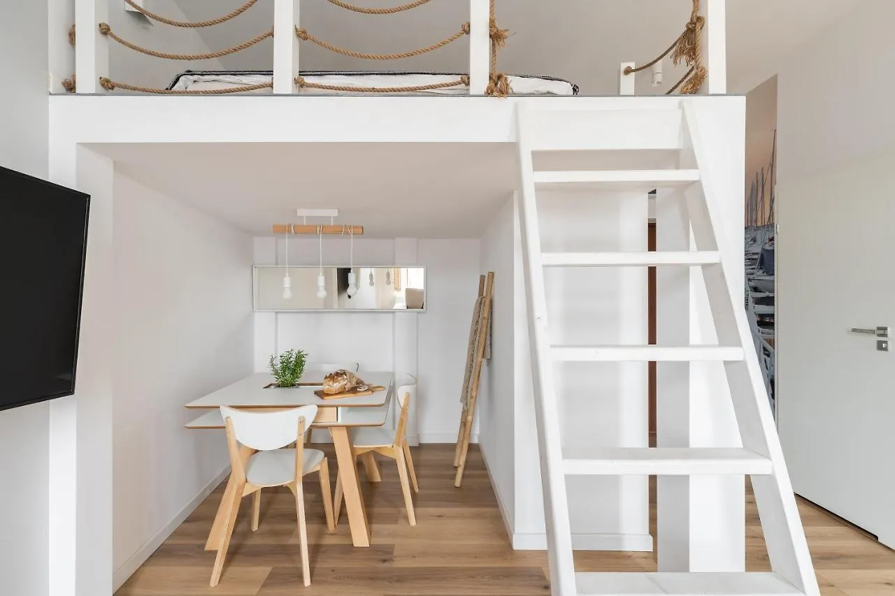 All For Sophie Apartments - Z Palarnia Kawy I Pracownia Artystyczna W Kamienicy - Art & Coffee In Historic Building Gdańsk